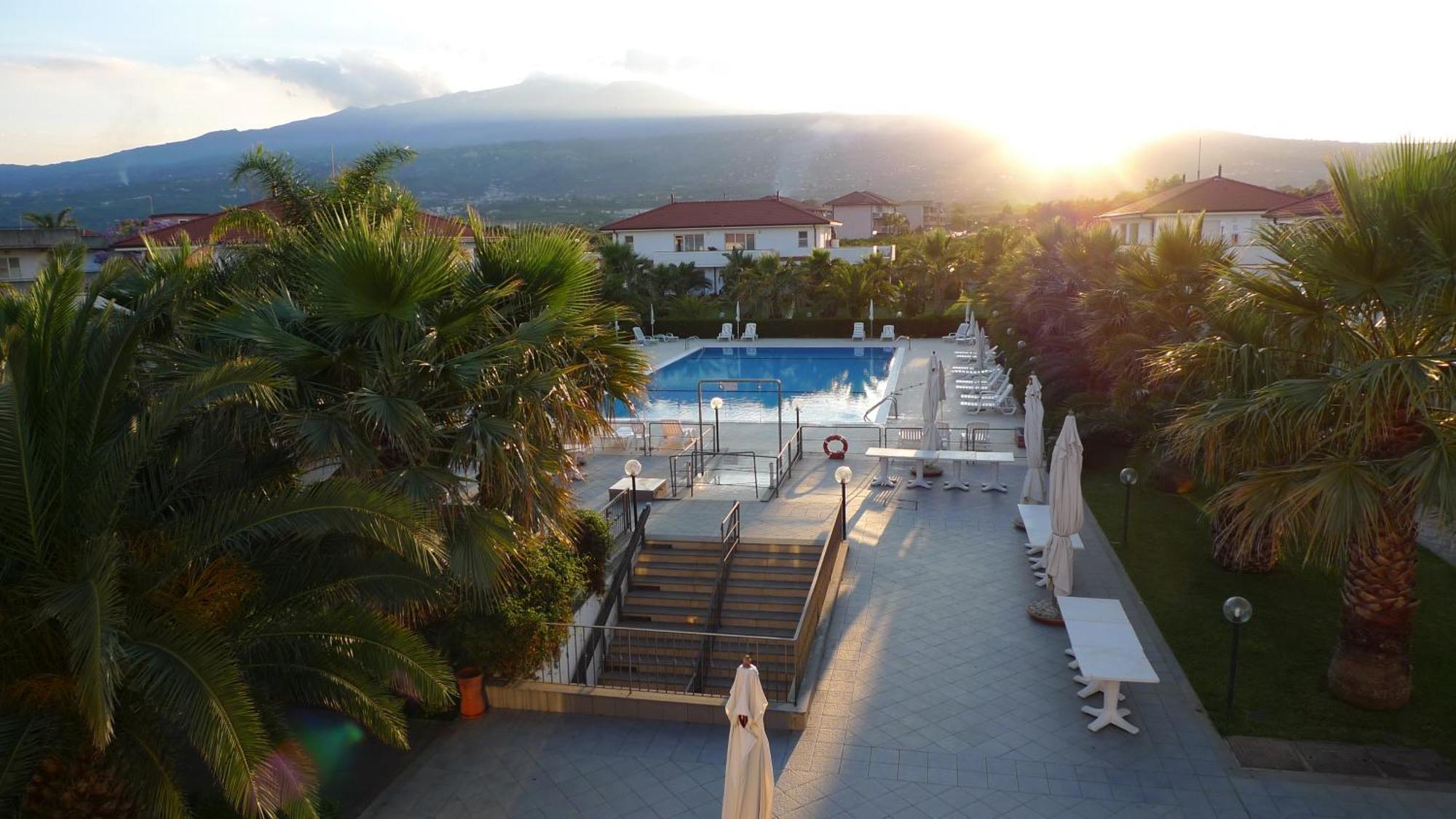 King'S House Hotel Resort Mascali Exteriör bild
