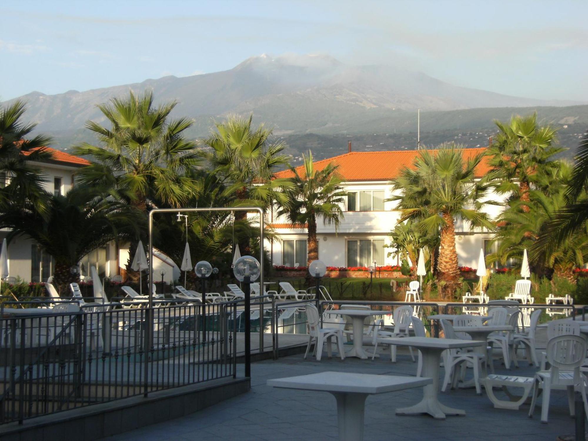 King'S House Hotel Resort Mascali Exteriör bild