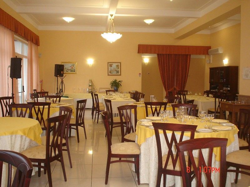 King'S House Hotel Resort Mascali Exteriör bild