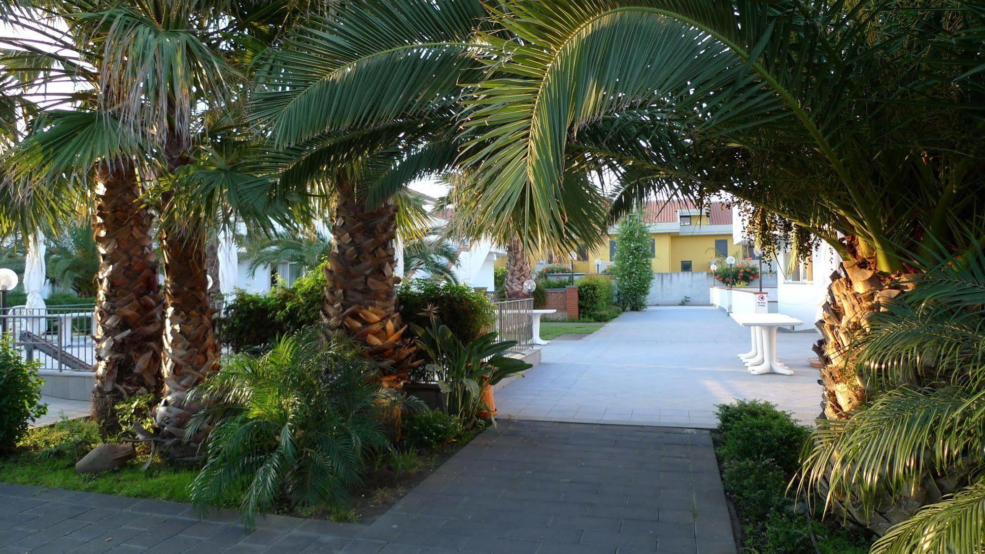 King'S House Hotel Resort Mascali Exteriör bild