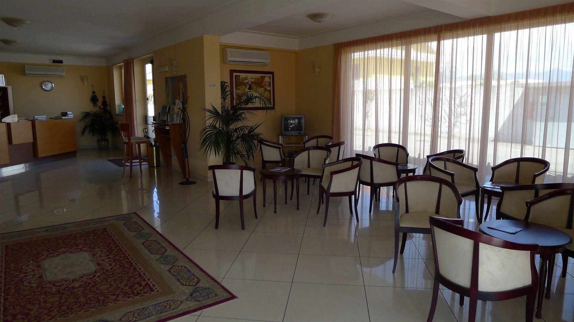 King'S House Hotel Resort Mascali Exteriör bild